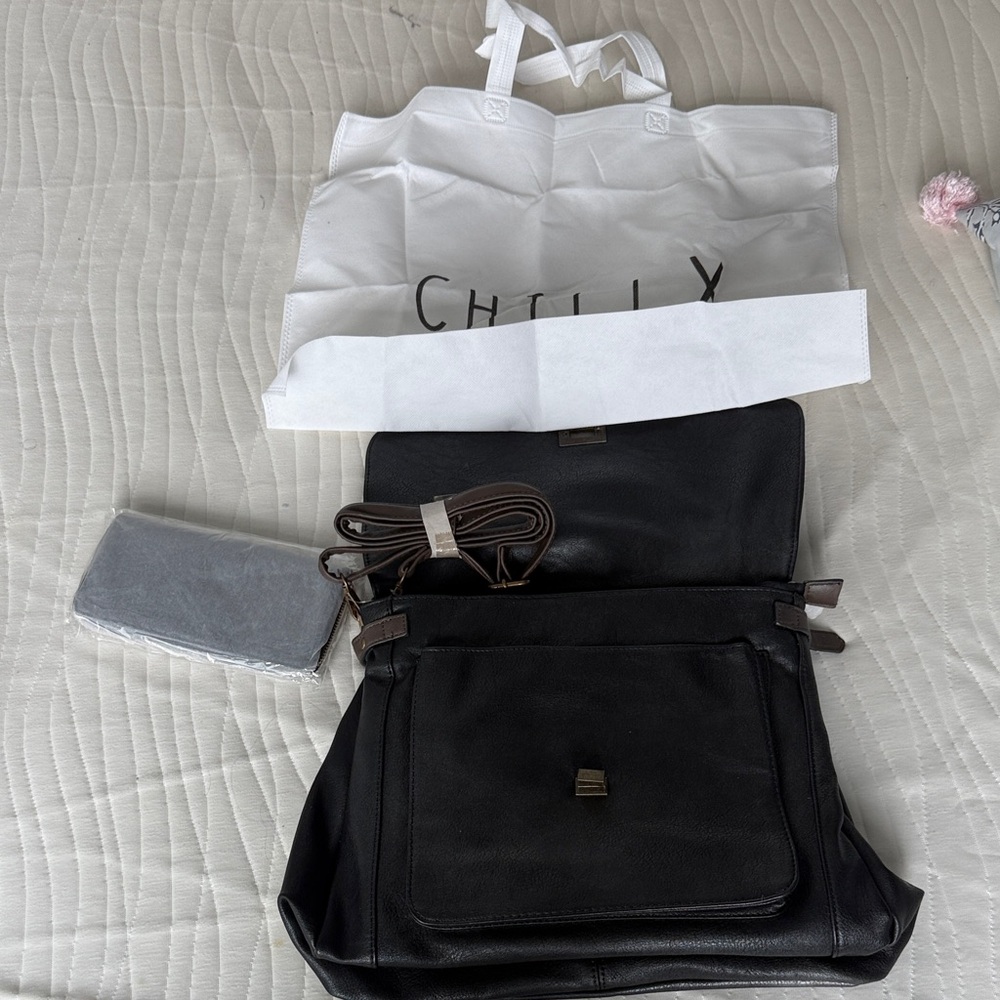 Black Leather Handbag - Picture 2 of 7